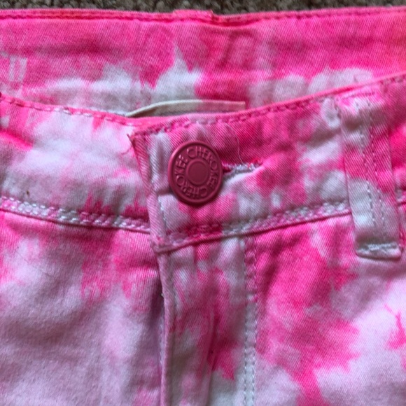 NWT Kids Pink tie dye jean shorts - Picture 3 of 5